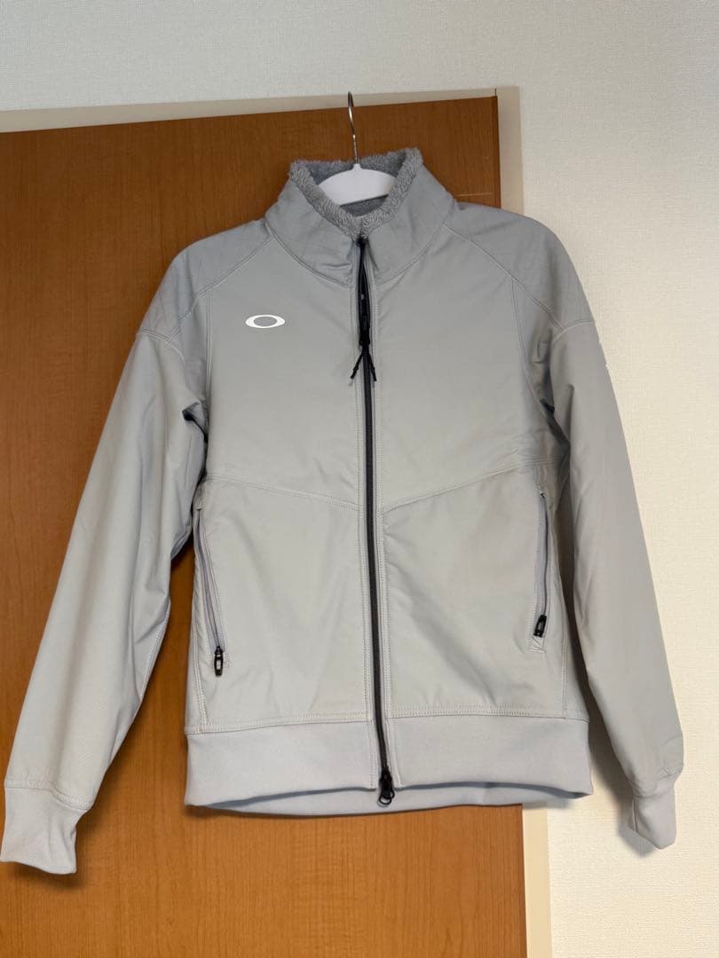 未使用オークリー ファーブルゾン　リバーシブル　Mサイズ