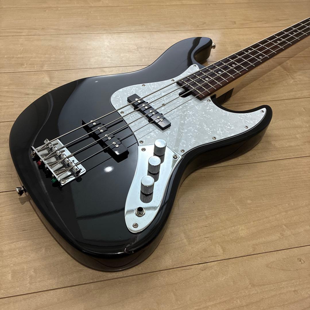 バッカス　ユニバースシリーズ　ジャズベースタイプベースギター　調整済み
