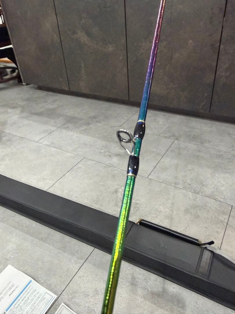 ワールドシャウラリミテッド １７０４Ｒ