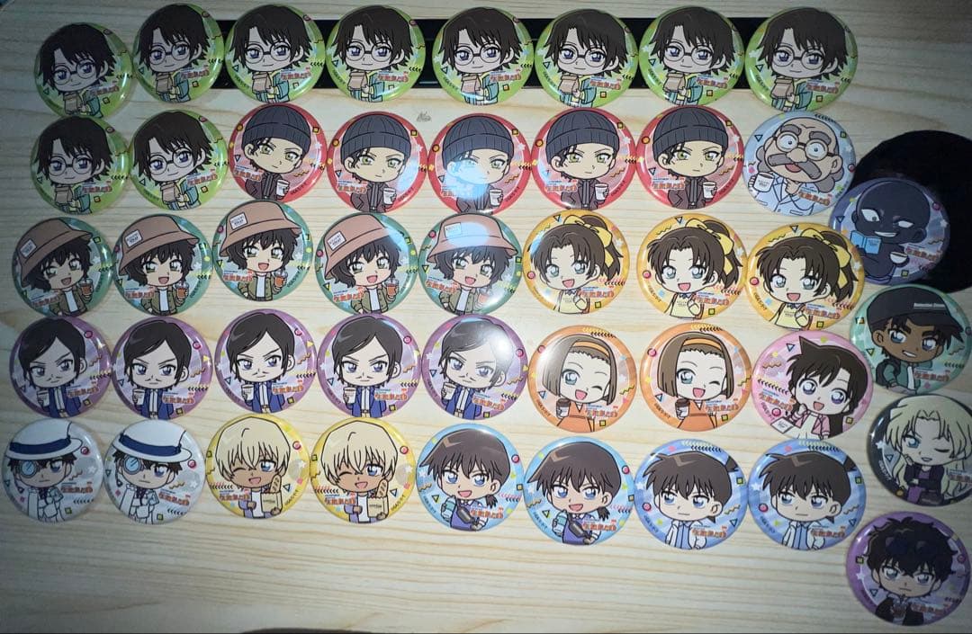 名探偵コナン 缶バッジ アクリルスタンド