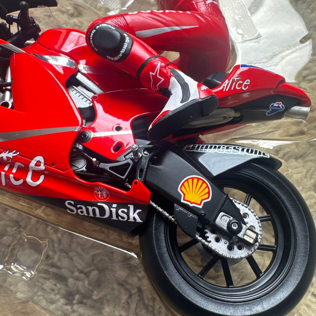 ミニカー MINICHAMPS Ducati Desmosedici GP7 1/12