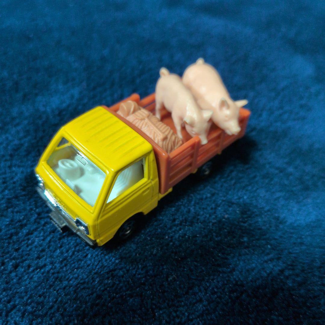 トミカ　スズキキャリィ 家畜運搬車