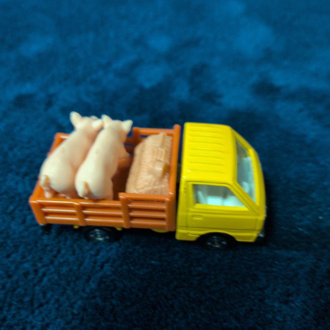 トミカ　スズキキャリィ 家畜運搬車