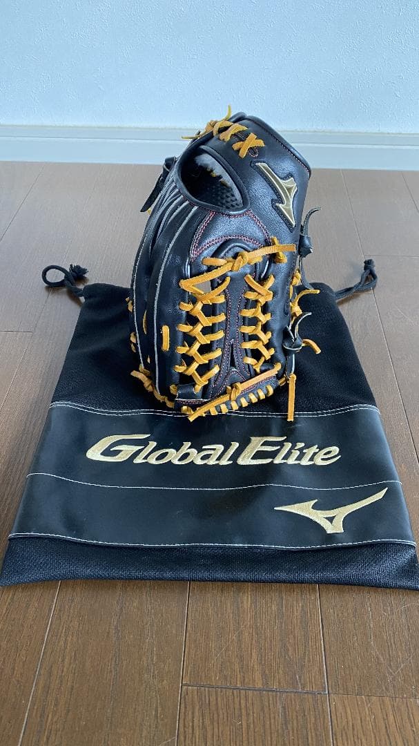 グローバルエリート　ゴールデンエイジ外野用（軟式）　左投げ