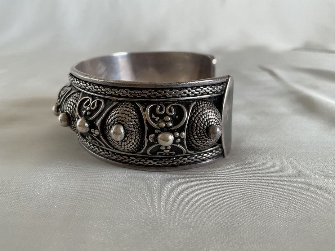 ☆ヴィンテージ！シャムシルバー「銀細工バングル」