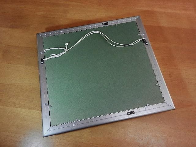 刺繍絵画「水辺の風景」（額（絵）縦３０．５㌢×横３３㌢（９．５×１２．５））