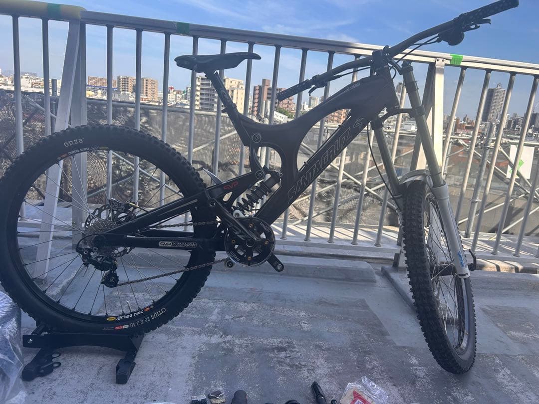 SantaCruz V10 アルミフレーム / サイズM