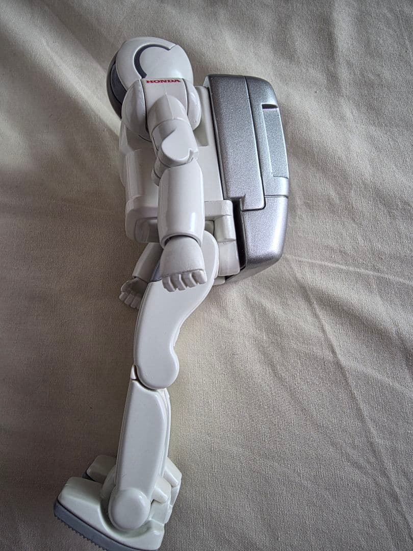 ホンダ ASIMO 超合金フィギュア 1/8スケール フィギュア