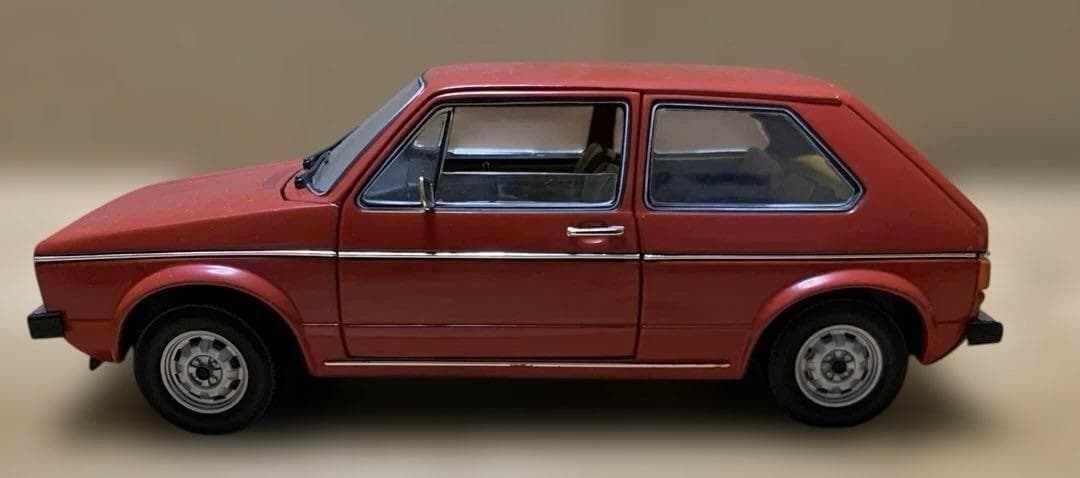 ミニカー　1/18　VW　フォルクスワーゲン　ゴルフⅠ　LS 　レッド