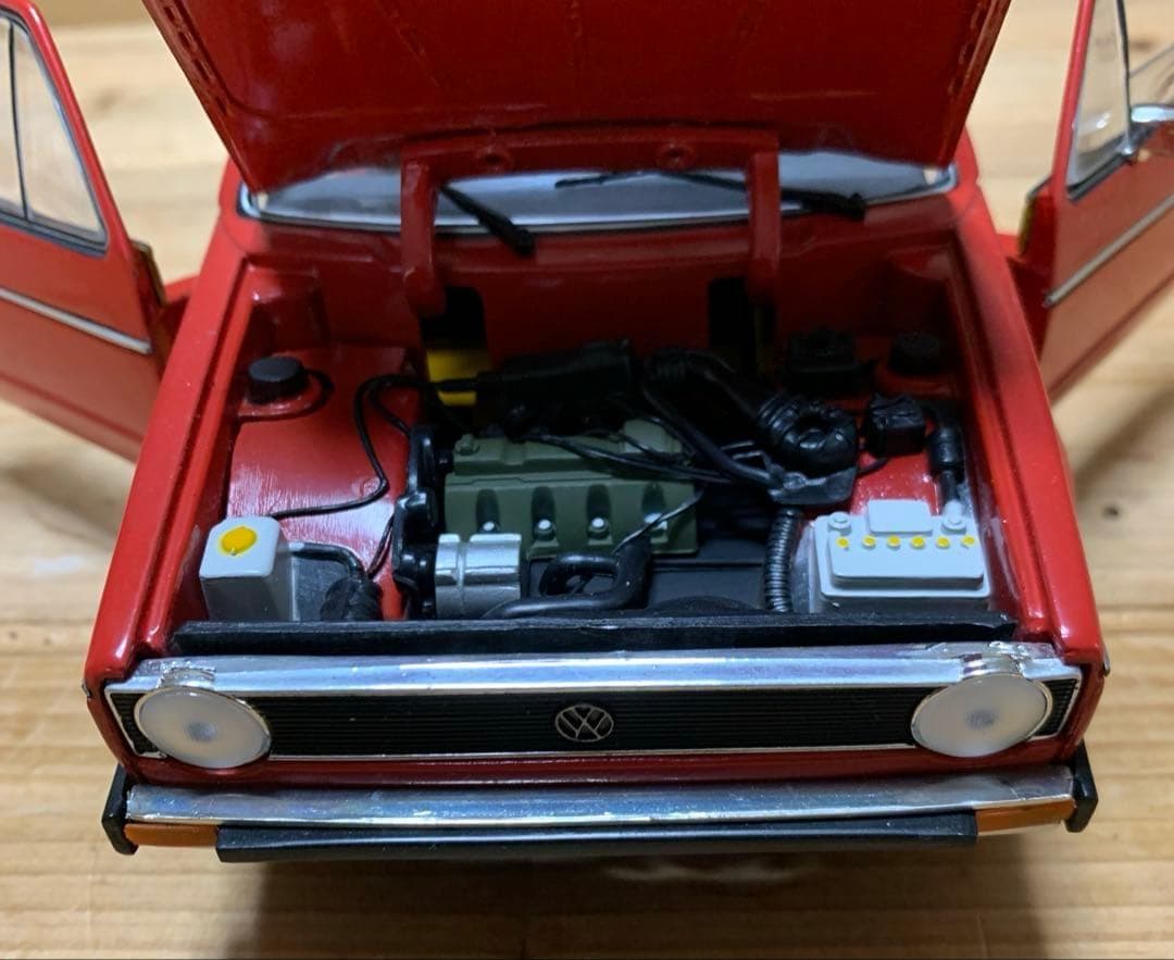 ミニカー　1/18　VW　フォルクスワーゲン　ゴルフⅠ　LS 　レッド