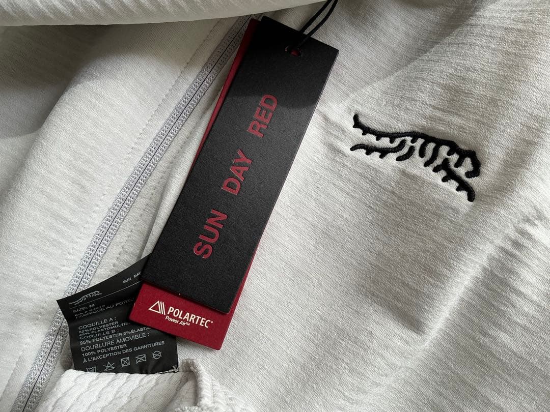 サンデイレッドSUN DAY RED フードパーカー、タイガーウッズゴルフ