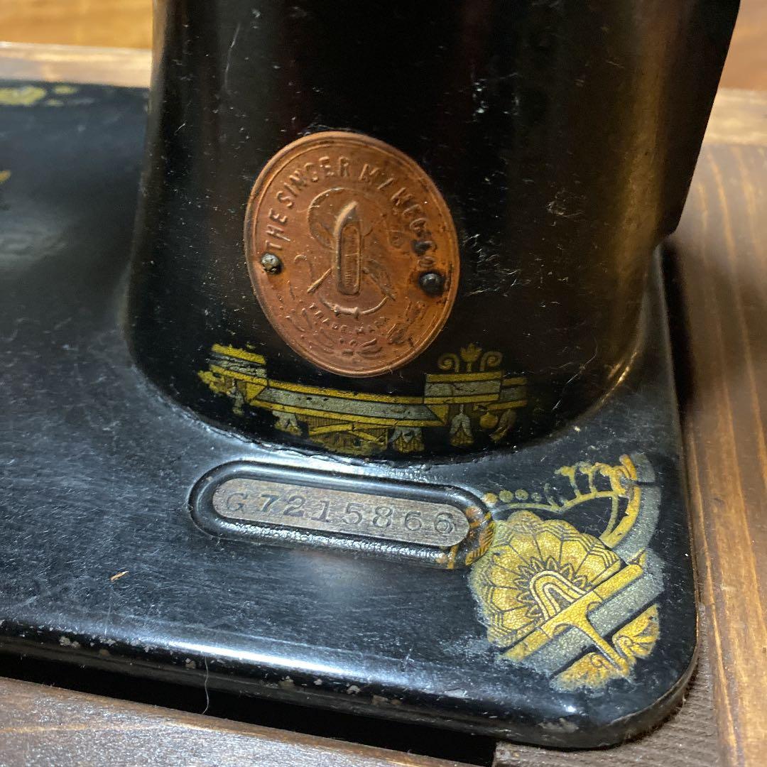 アンティークのミシン