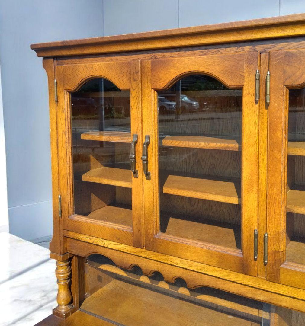 北川知加子　クラシカルアンティーク調　食器棚　カップボード