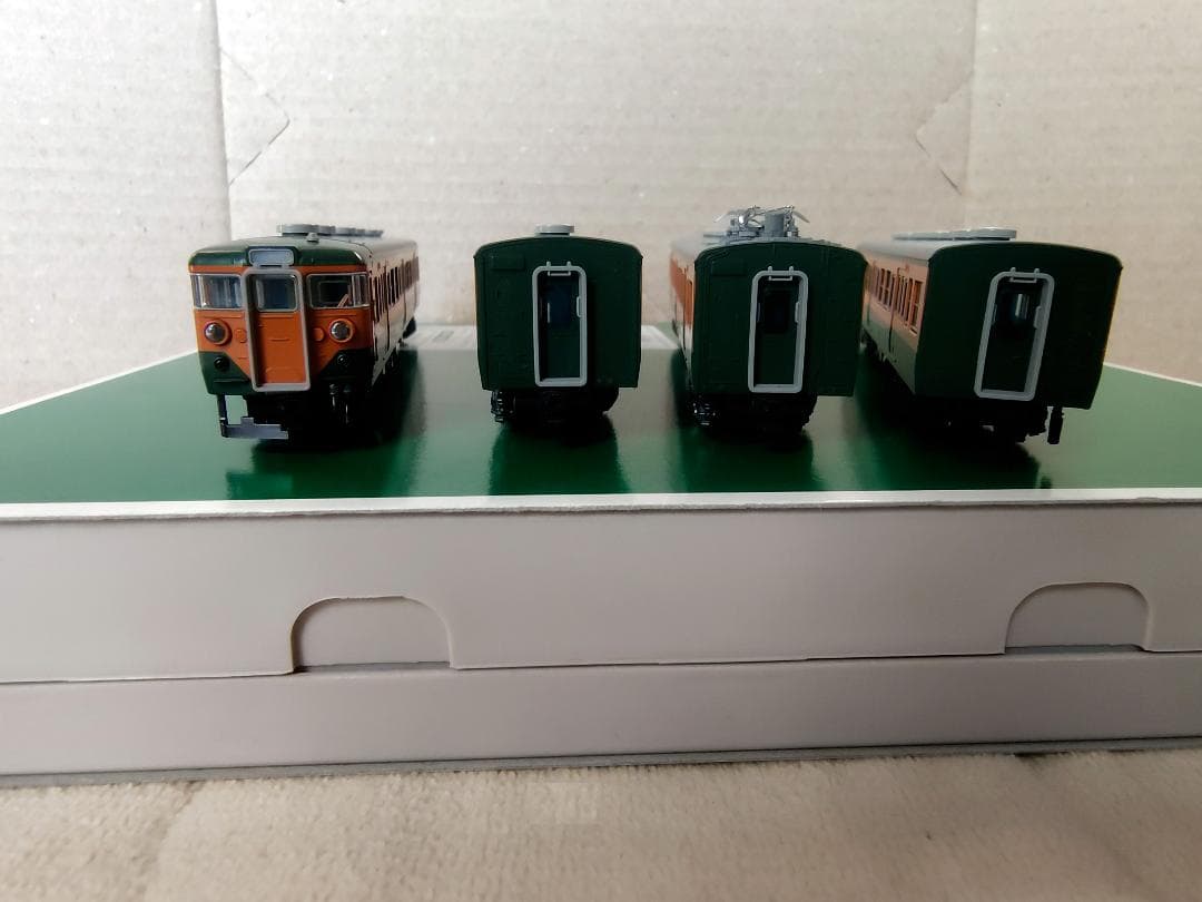 KATO(カトー)10-895 111系0番台湘南色4両付属編成セット※外箱違い