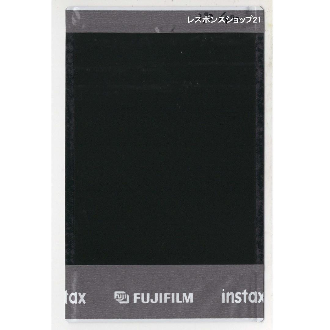 【限定直筆サイン入りチェキ】佐藤寛子　白ビキニ水着ショット　シリアルナンバー入り