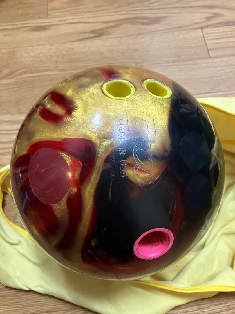 Jackal 赤ボウリングボールとスペアボール シューズ、カバン全てセット