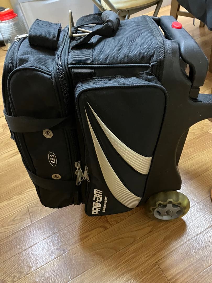 Jackal 赤ボウリングボールとスペアボール シューズ、カバン全てセット