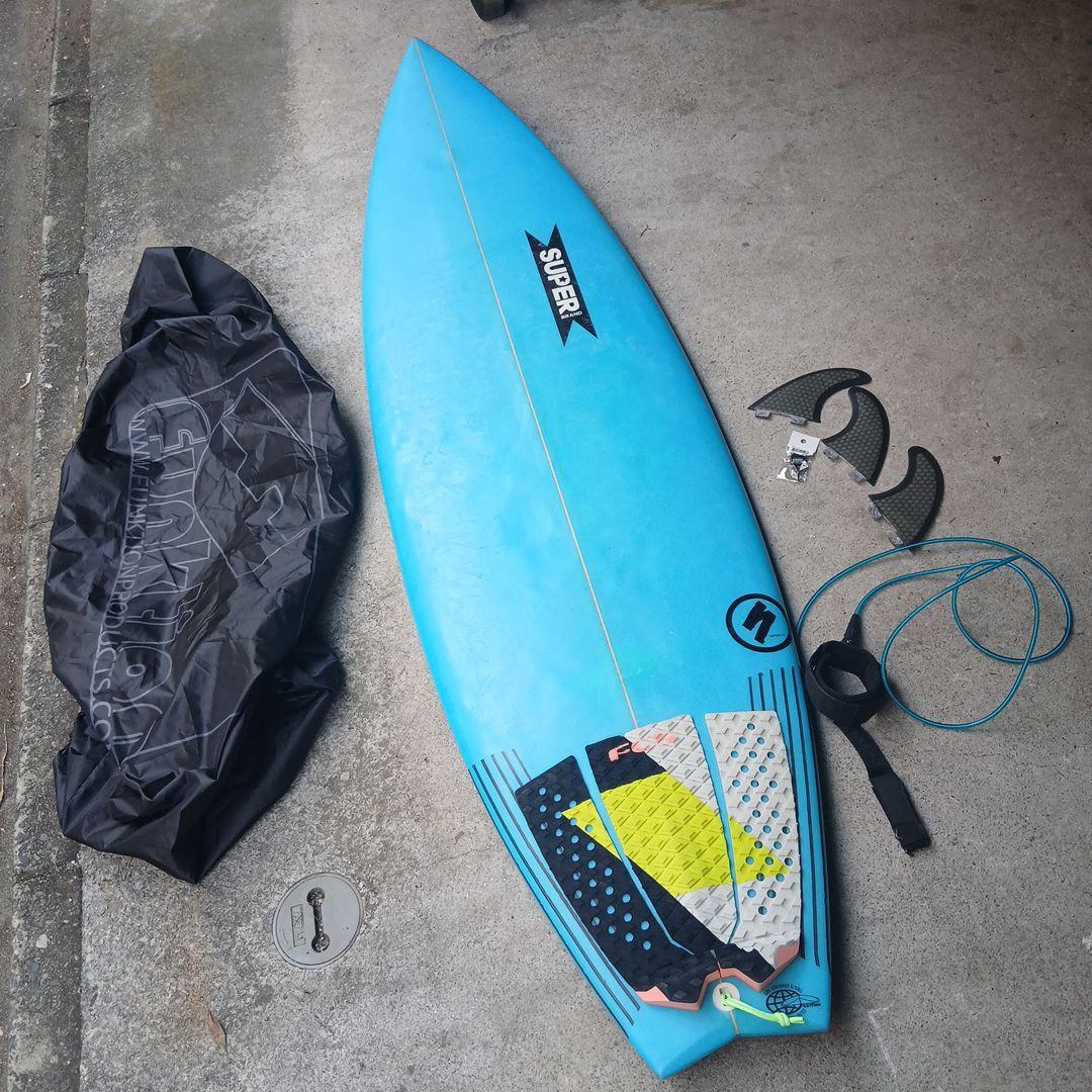 SUPERブランド ショートボード 青色 フィン付き