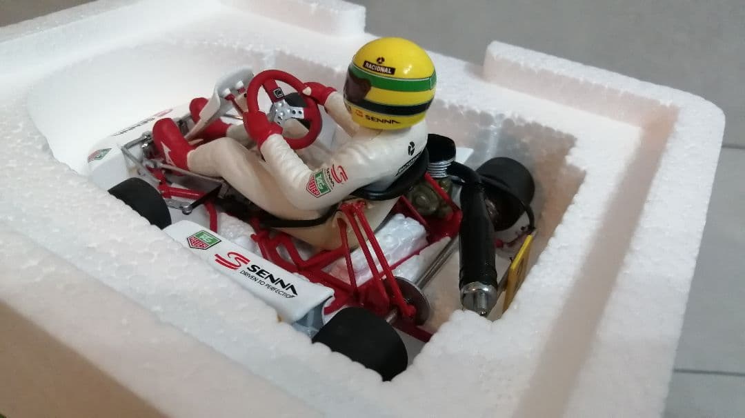 アイルトン・セナ カートモデル 1/18スケール