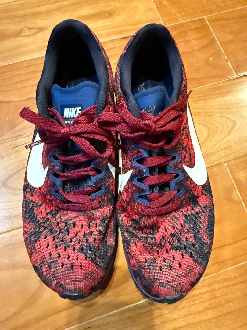 新品同様ナイキNike Gyakusou ランニングシューズ　レッド　24センチ