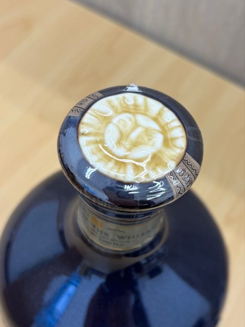 希少未開栓】 サントリー ザ ウイスキー 有田焼 陶器ボトル 木箱付美品