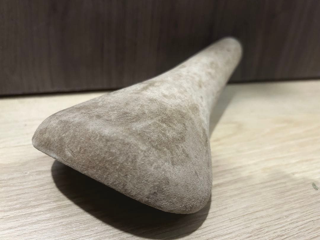 カシマックス（KASHIMAX）の高級感あるスウェード素材サドル