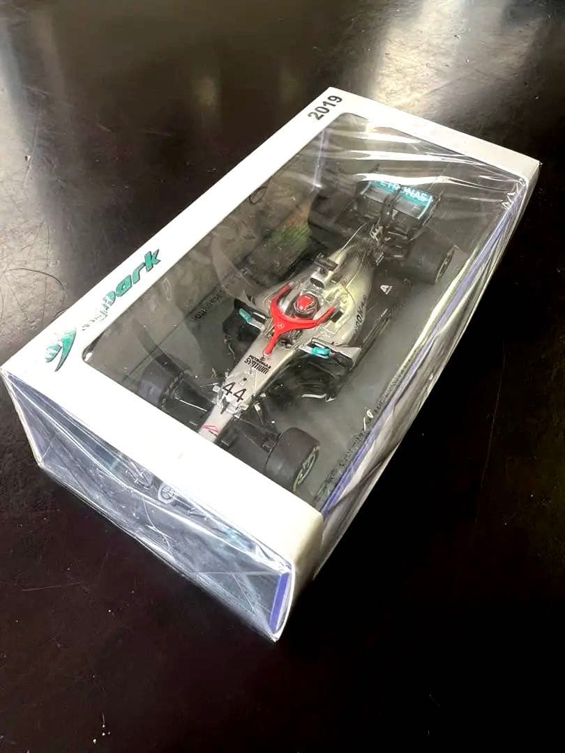 F1 Mercedes-AMG W10 EQ 1:43 ルイスハミルトン未開封