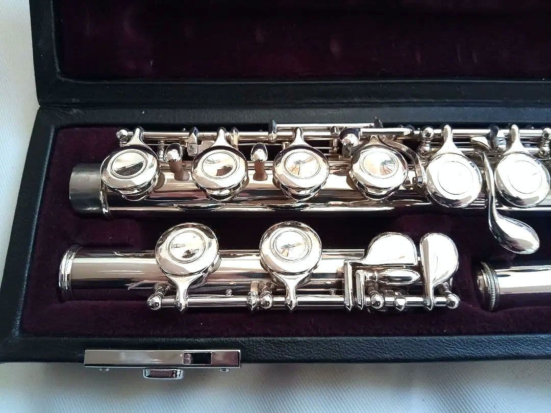 ♦ほぼ未使用♦後期モデル‼️頭部管銀製♦ヤマハフルート YFL311♦超美品