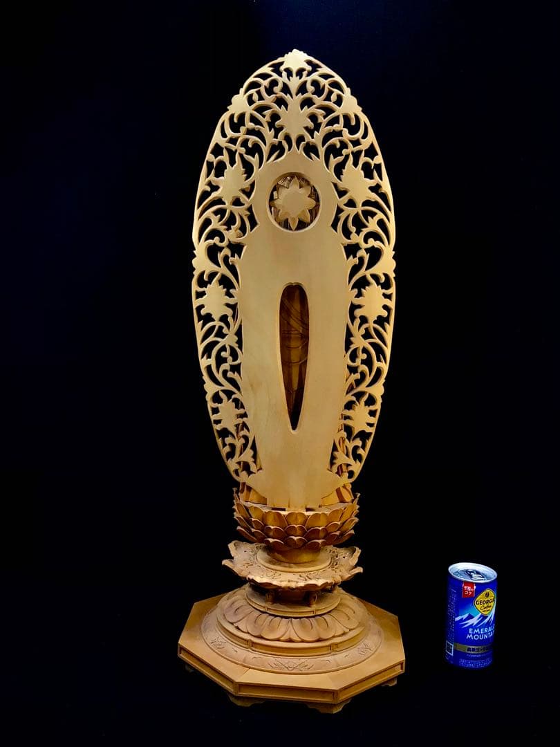 井波彫刻　聖観音菩薩立像　蓮の花の台座付き　大型　高さ約65cm