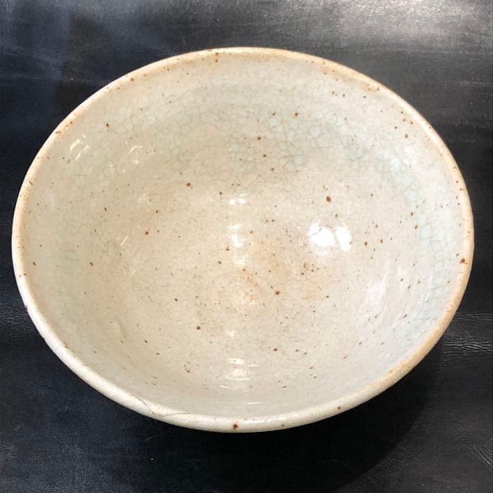 究極の古美術◼️蔵からかなり高そうな古い抹茶茶碗が出て来ました、高麗茶碗？