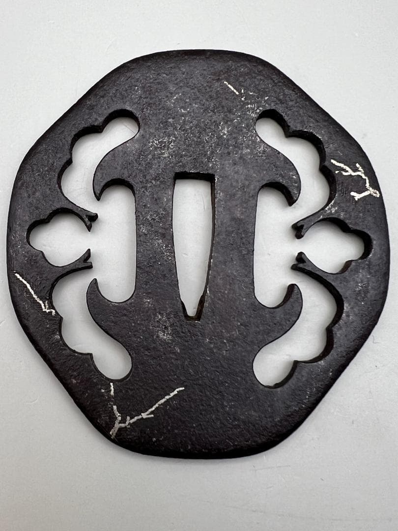 【海】江戸期　鍔　銀象嵌鉄鐔　鉄鍔　鐔　古刀匠　極上品　刀装具　箱付