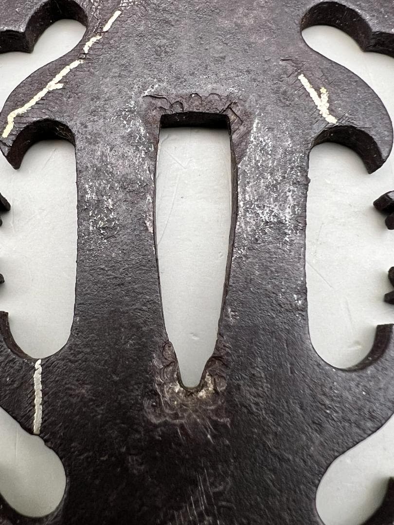 【海】江戸期　鍔　銀象嵌鉄鐔　鉄鍔　鐔　古刀匠　極上品　刀装具　箱付