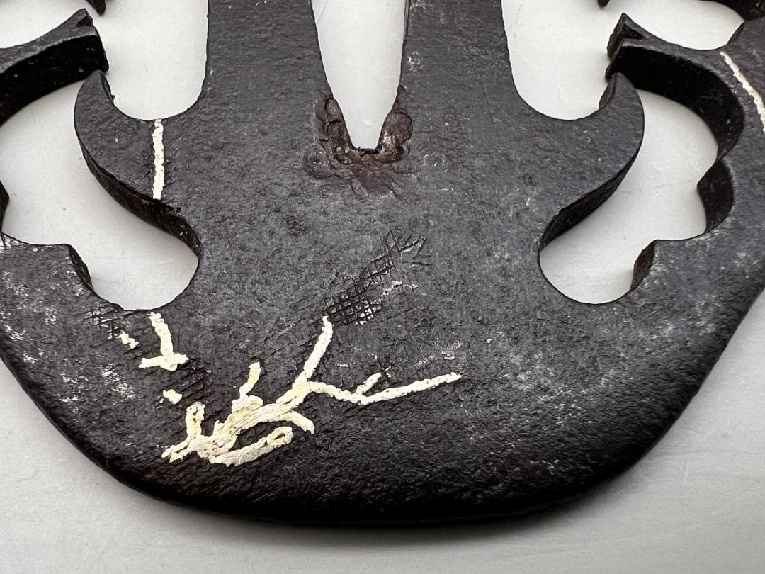 【海】江戸期　鍔　銀象嵌鉄鐔　鉄鍔　鐔　古刀匠　極上品　刀装具　箱付