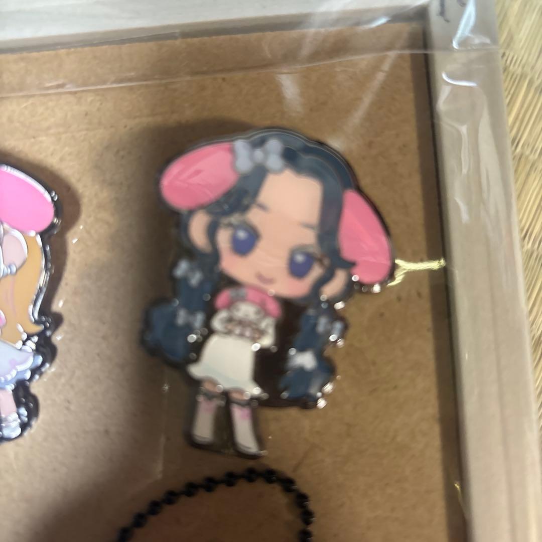 LE SSERAFIM マイメロ、クロミアクリルキーリング、ピンズ