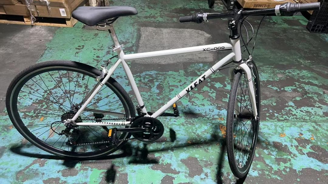 中古 XLEAT XC-009 クロスバイク 21段変速　ホワイト