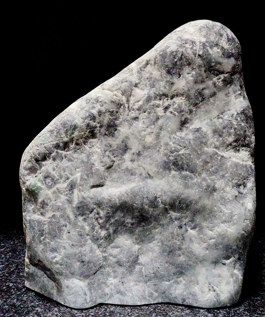 ★翡翠原石★糸魚川硬玉【小滝・転石・バレル底カット2.7Kｇ】