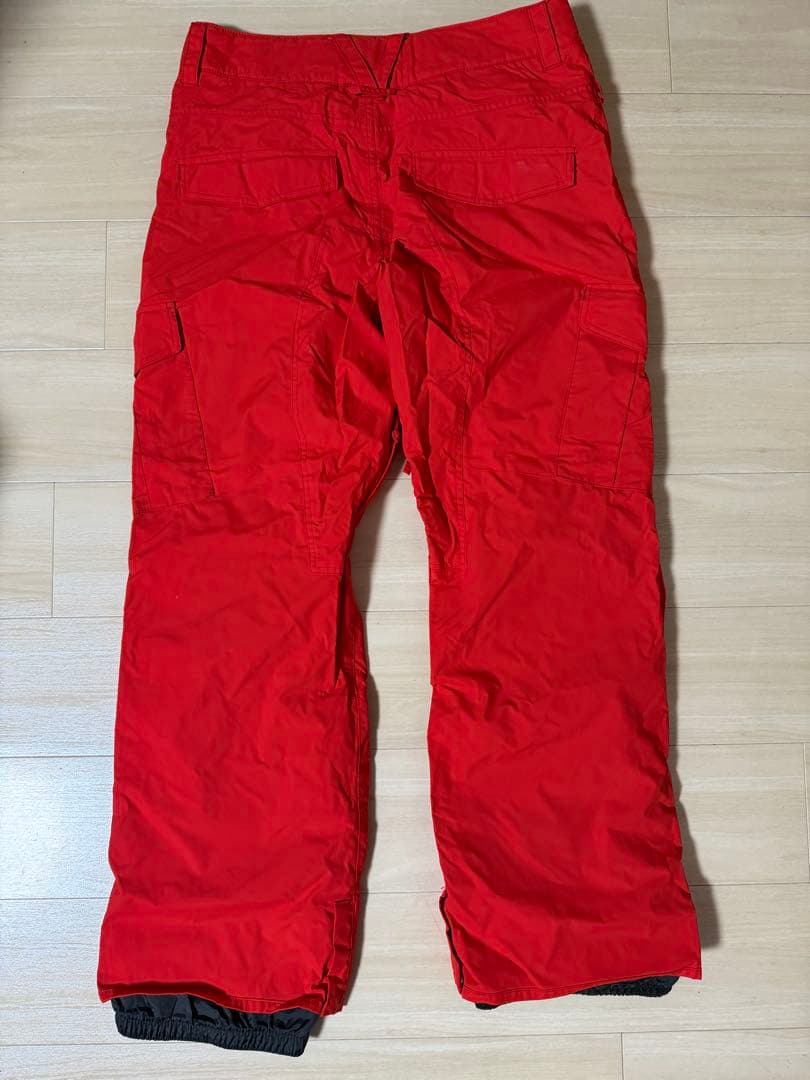 QUIKSILVER スノーボードパンツ L レッド　新品未使用