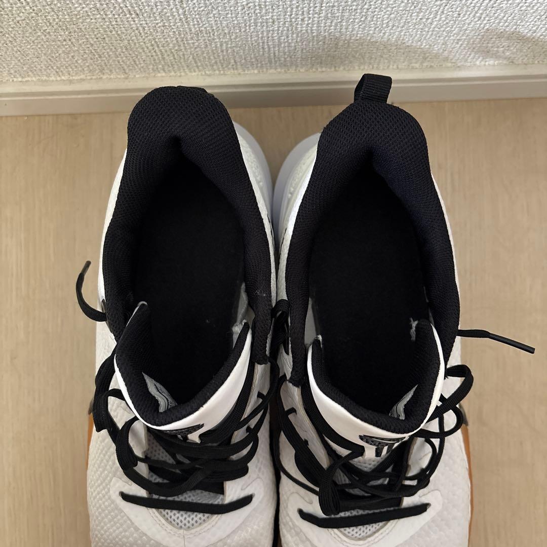 NIKE コービーマンバフォーカス バスケットボールシューズ ホワイト/ブラック