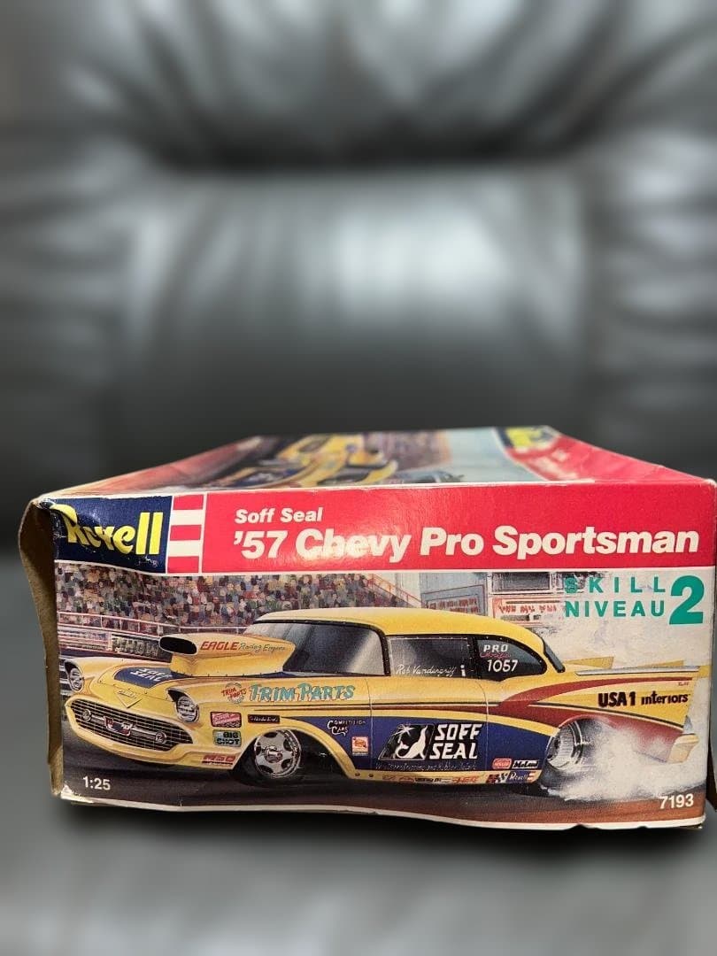 レベル 1/25 マスタング & '57シェビー プラモデル 2点セット 未組立