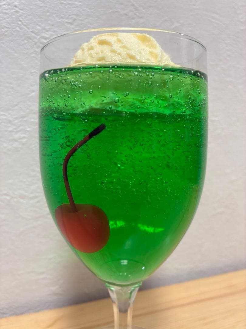 食品サンプル　クリームメロンソーダ　合羽橋　まいづる製　実物大 チェリー入り