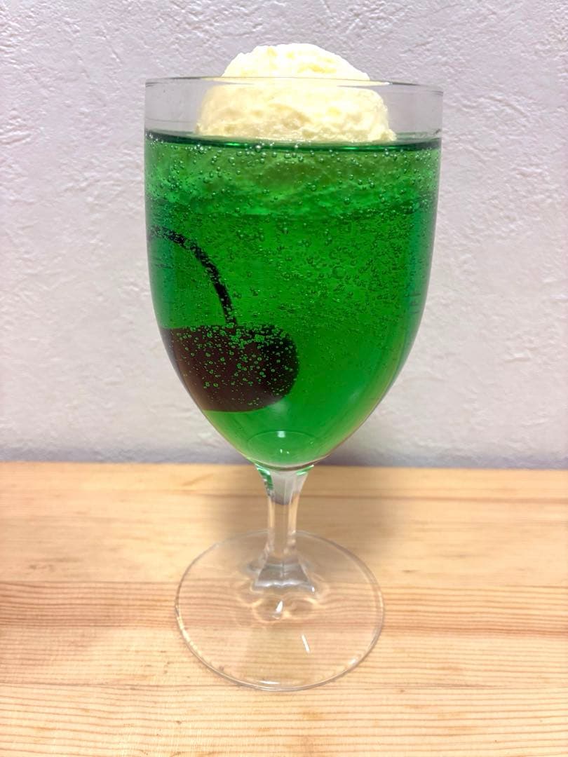 食品サンプル　クリームメロンソーダ　合羽橋　まいづる製　実物大 チェリー入り