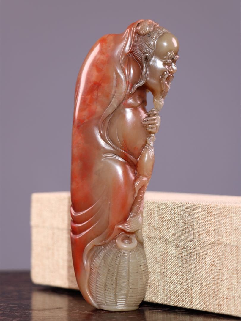 旧蔵　天然寿山石 彫刻　「漁翁」　収納箱付き