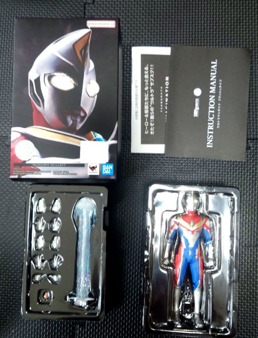 新品未使用SHFiguarts 真骨頂ウルトラマンダイナ フラッシュタイプ