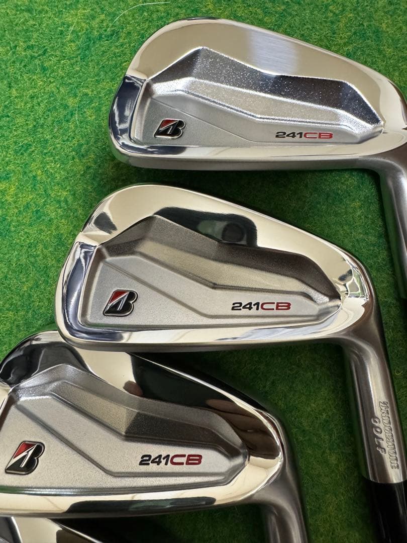 【ラウンド未使用】241CBアイアン5本(6-P) DG105