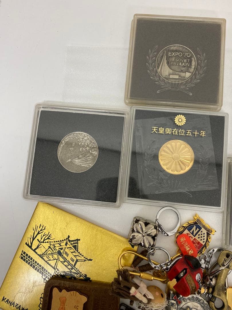 3-3196 各種キーホルダー・メダル等　約4kg