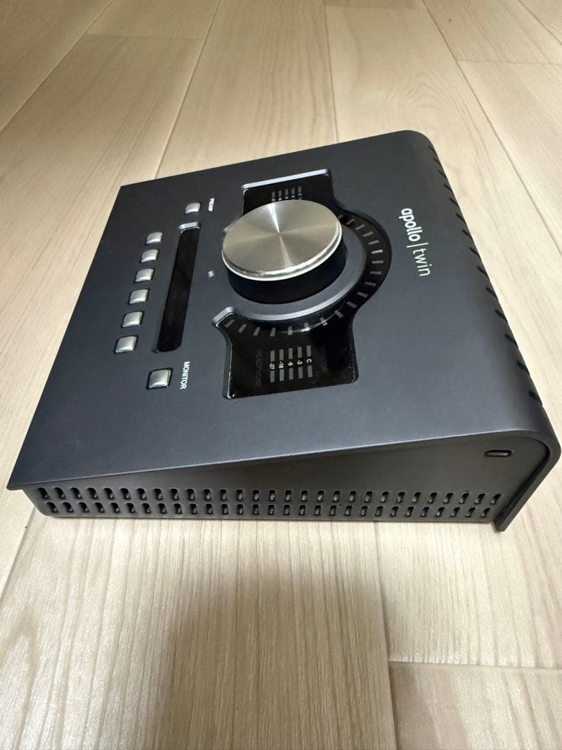 Apollo Twin オーディオインターフェイス