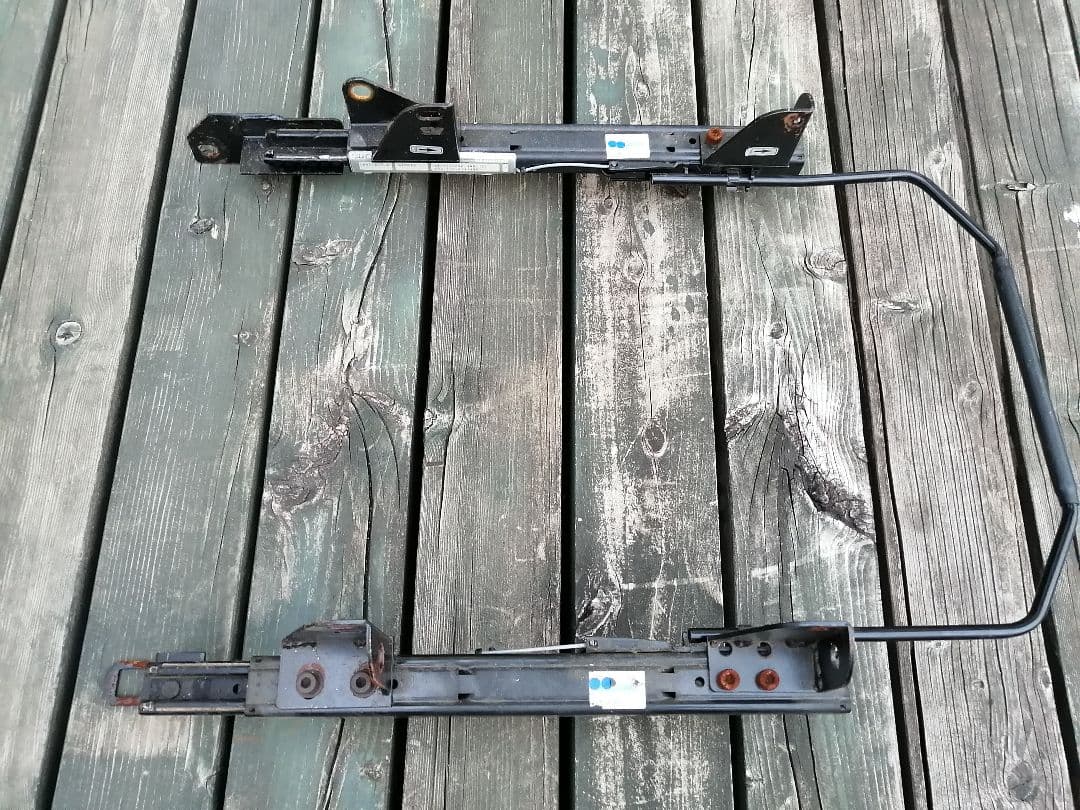 R32スカイライン用　レカロシートレール正規品運転席用