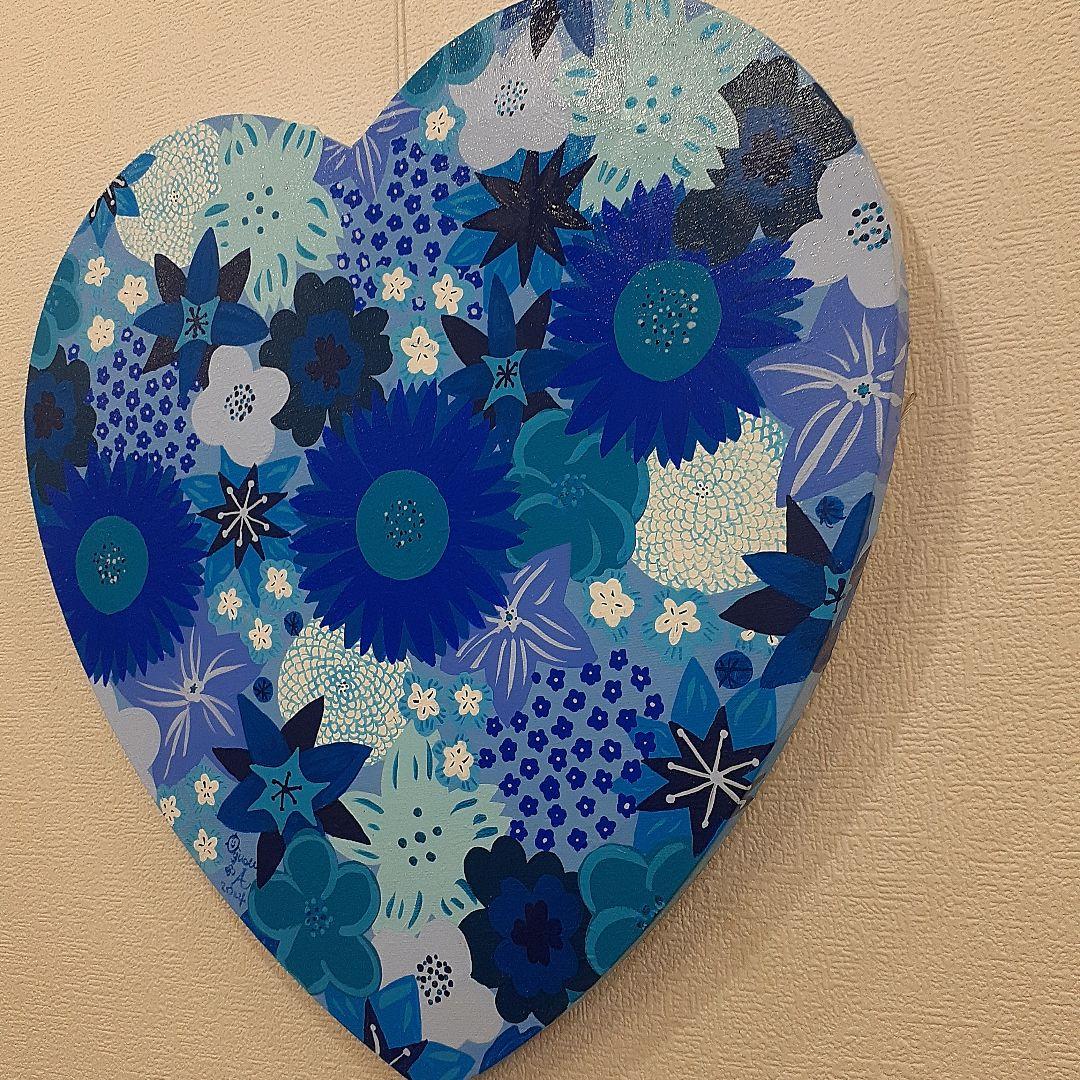 ハート型 青い花だらけのハートの作品 画家　小楠アキコ作品　40×40cm