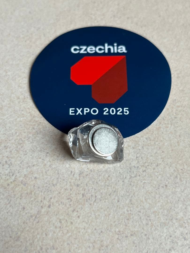 「非商品」チェコ館　Preciosa ボヘミアンガラスピンバッジ　万博 「限定」