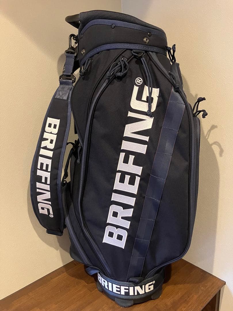 『美品！』ブリーフィング キャディバッグ CR5#03（現行モデル）